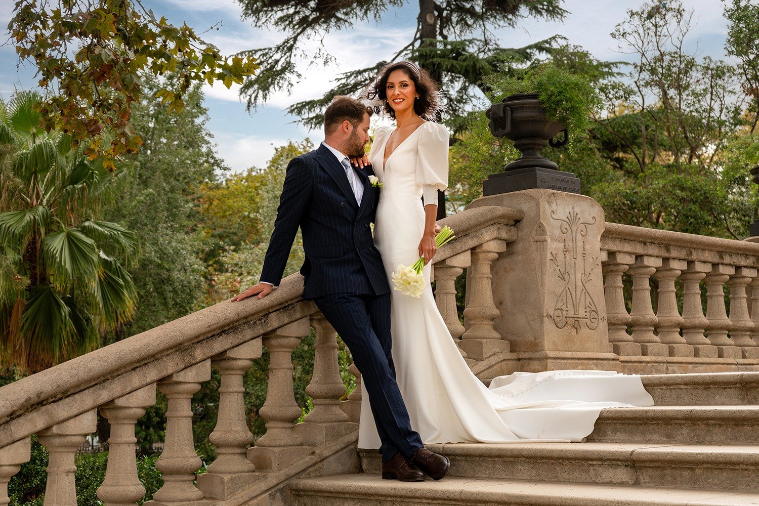 Barcelona wedding couple in an elegant editorial moment